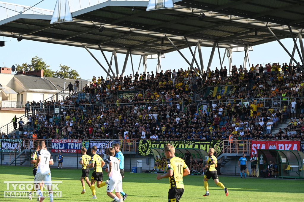 Kibice na meczu Siarka - Sandecja Nowy Sącz