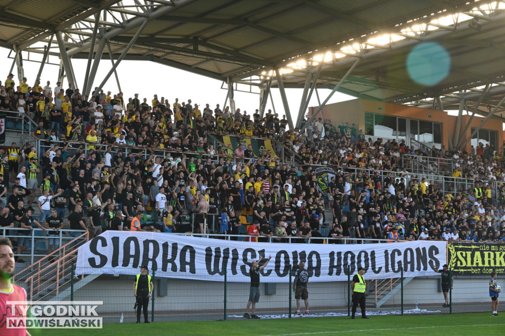 Kibice na meczu Siarka - Sandecja Nowy Sącz