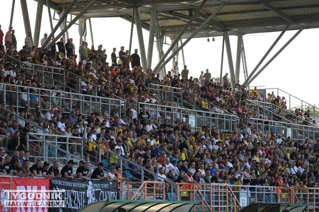 Kibice na meczu Siarka - Sandecja Nowy Sącz