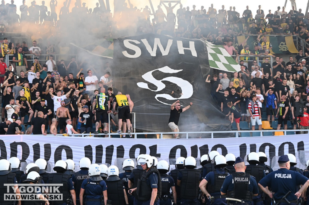 Kibice na meczu Siarka - Sandecja Nowy Sącz