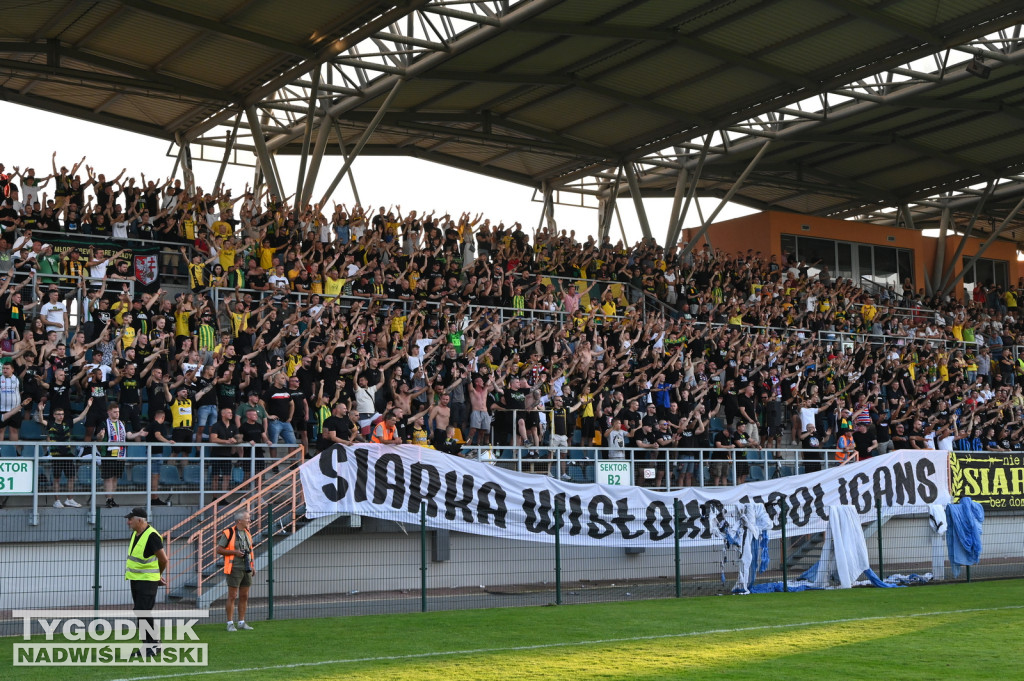 Kibice na meczu Siarka - Sandecja Nowy Sącz