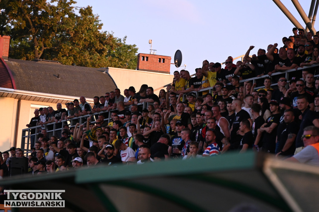 Kibice na meczu Siarka - Sandecja Nowy Sącz