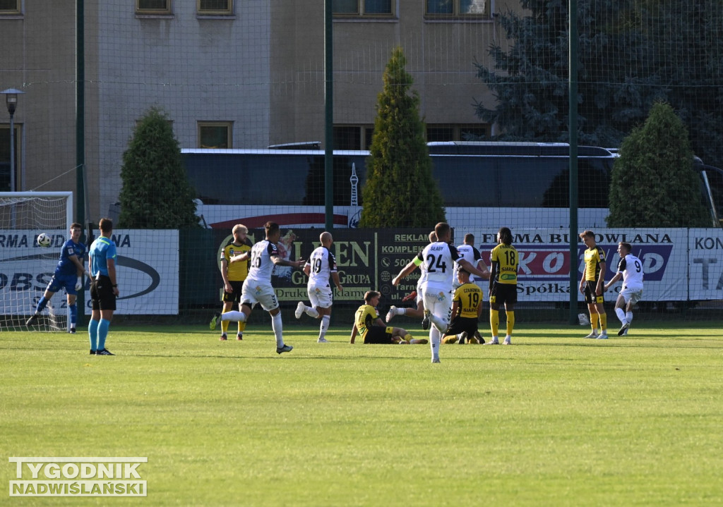 Siarka Tarnobrzeg - Sandecja Nowy Sącz