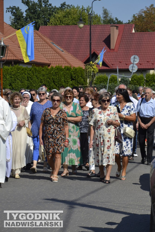 Procesja na początek Pikniku Rodzinnego w Tarnobrzegu