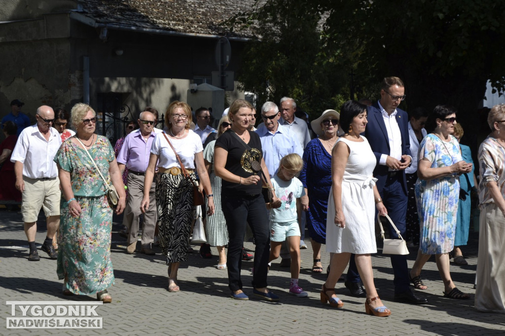 Procesja na początek Pikniku Rodzinnego w Tarnobrzegu