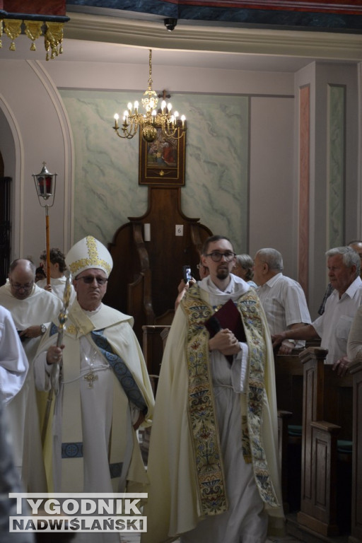 Procesja na początek Pikniku Rodzinnego w Tarnobrzegu