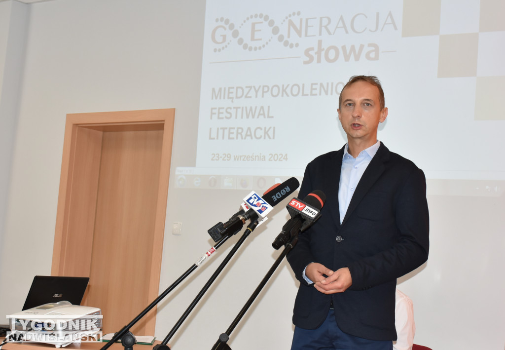 Konferencja na temat festiwalu literatury