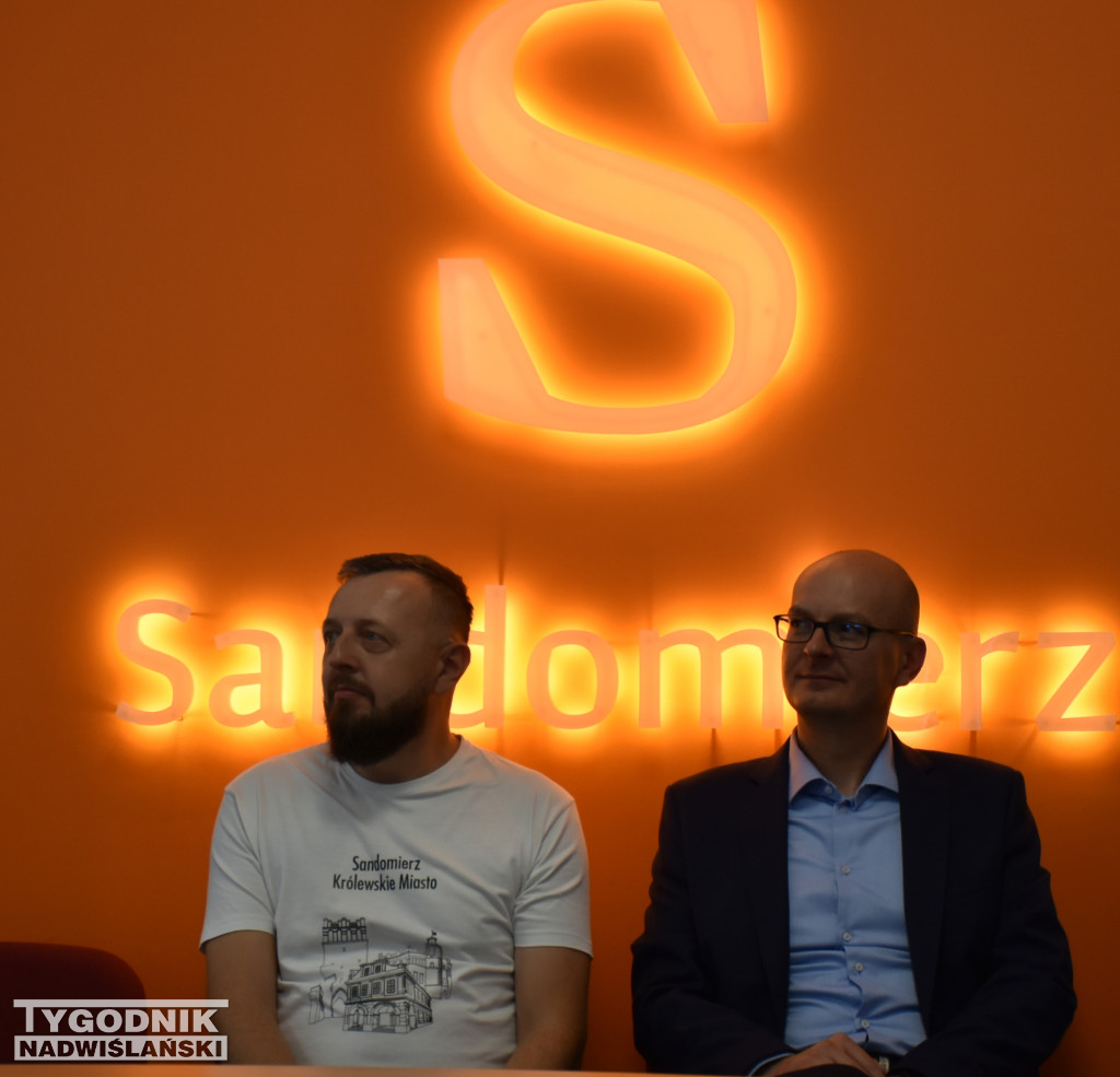 Konferencja na temat festiwalu literatury