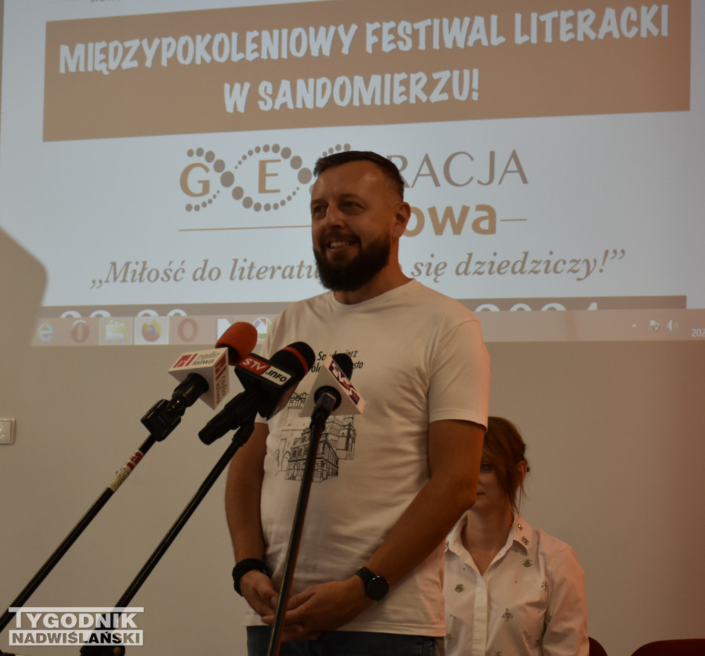 Konferencja na temat festiwalu literatury