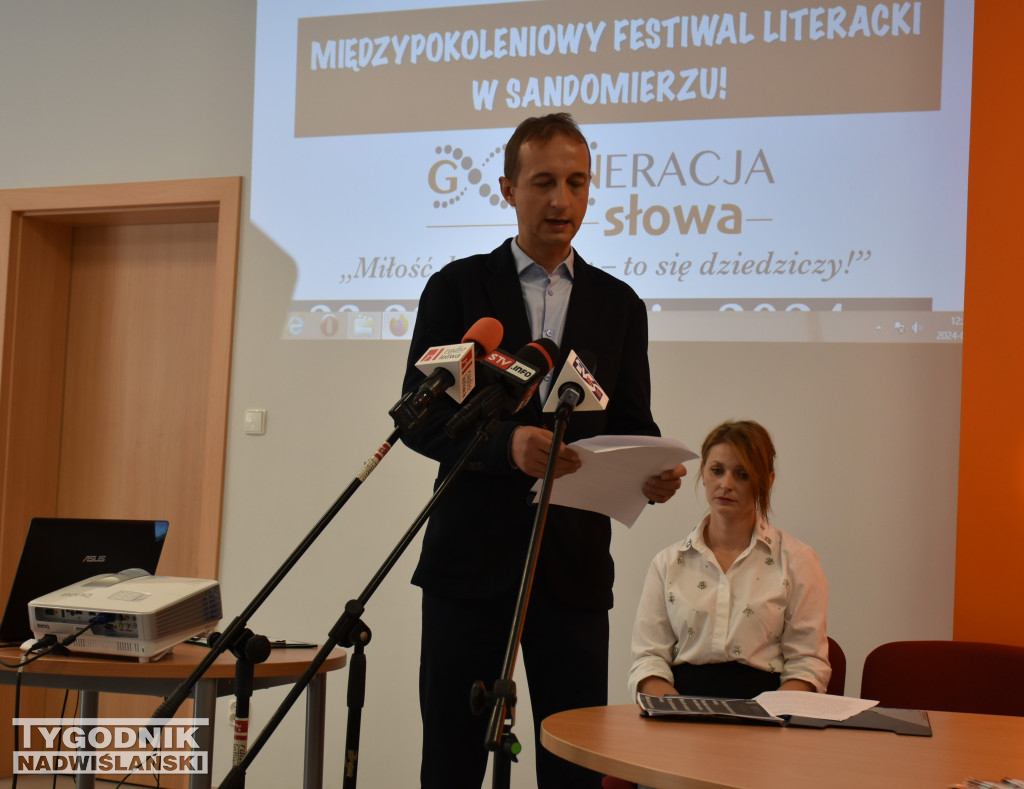 Konferencja na temat festiwalu literatury