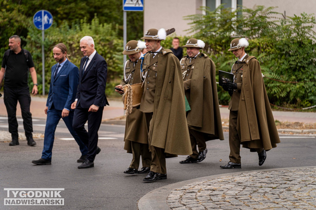 Defilada 18 Pułku Saperów z Niska w Stalowej Woli