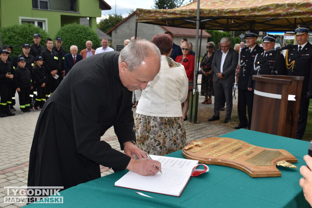 Nowy sztandar dla OSP Gnieszowice