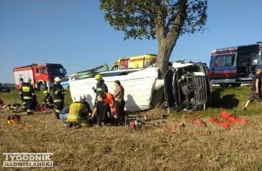 Wypadek busa z piłkarzami Alitu Ożarów