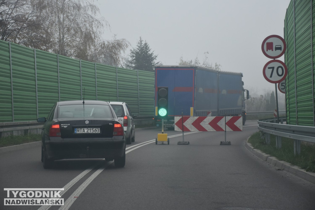 Montaż ekranów na obwodnicy Tarnobrzega