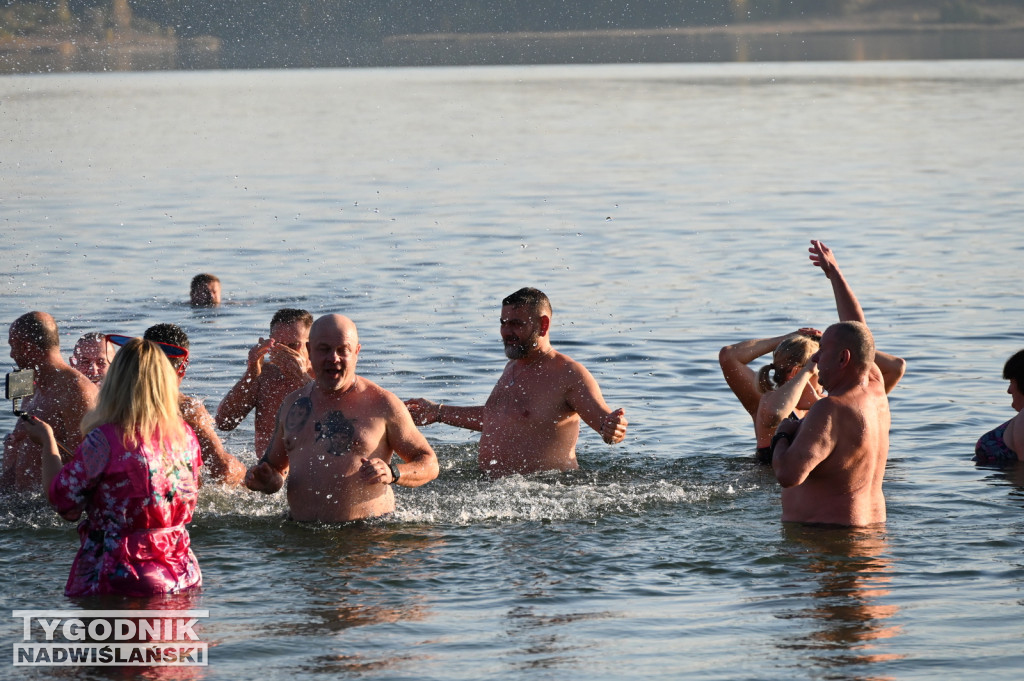 Inauguracja sezonu morsowego nad jeziorem