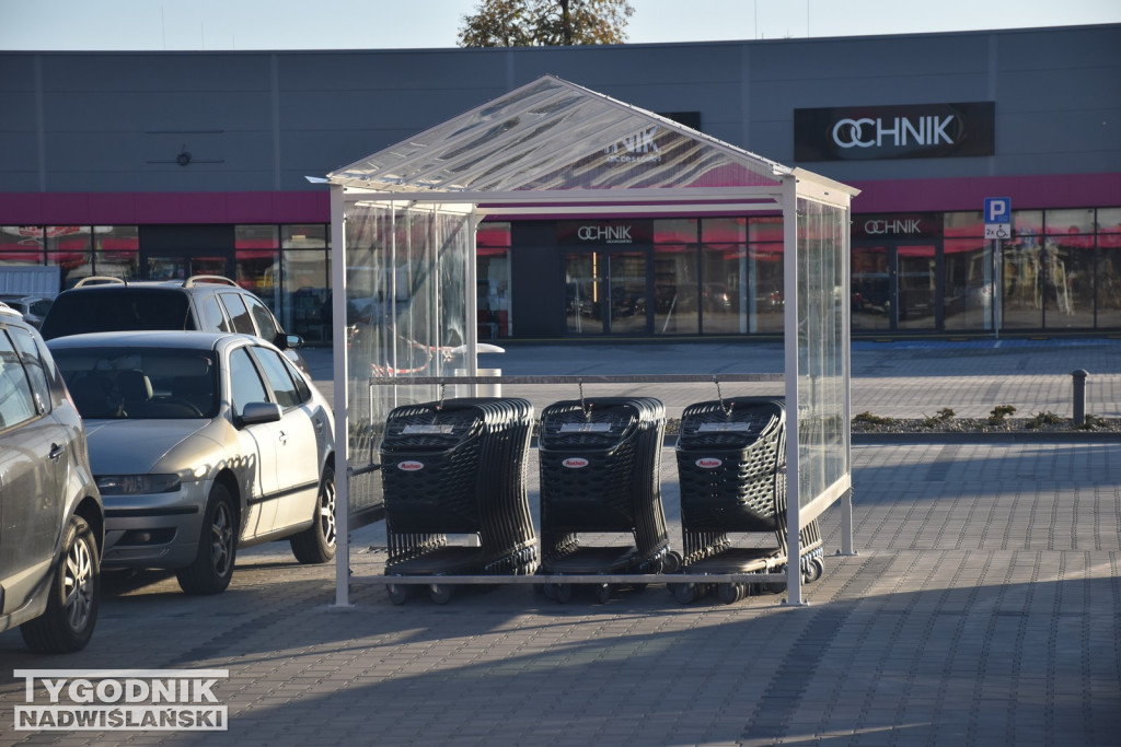 Park handlowy w Tarnobrzegu tuż przed otwarciem