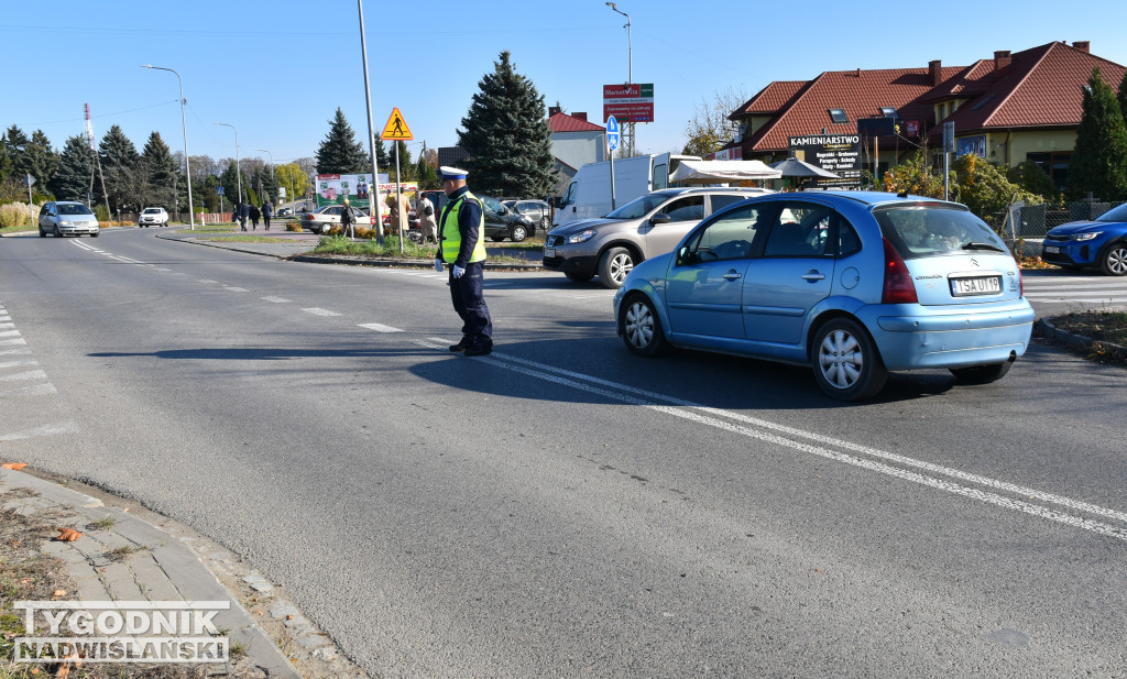 Ruch w rejonie sandomierskich cmentarzy