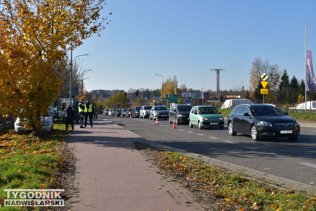 Ruch w rejonie sandomierskich cmentarzy