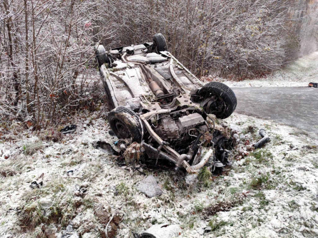 Wypadek na drodze wojewódzkiej w pow. staszowskim