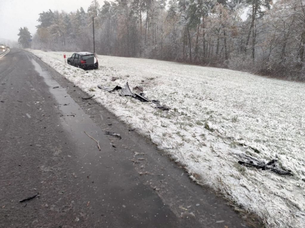 Wypadek na drodze wojewódzkiej w pow. staszowskim