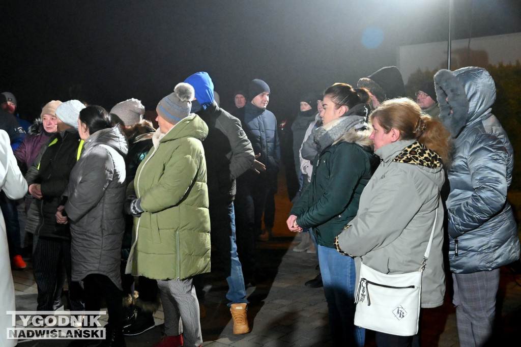 Protest w sprawie szkół w gminie Grębów trafił do TVP