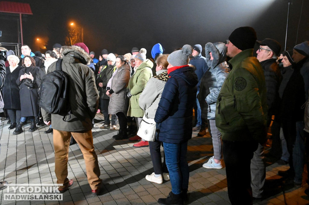 Protest w sprawie szkół w gminie Grębów trafił do TVP