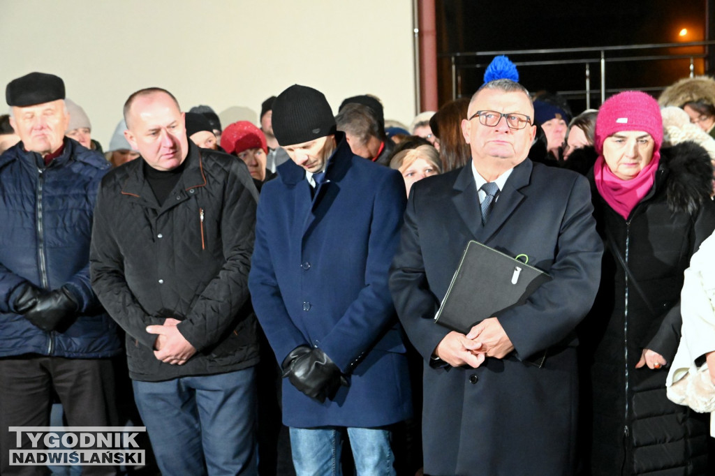 Protest w sprawie szkół w gminie Grębów trafił do TVP