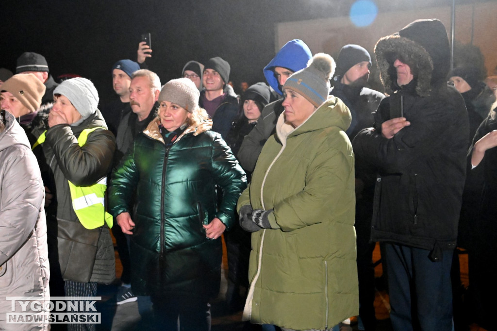 Protest w sprawie szkół w gminie Grębów trafił do TVP