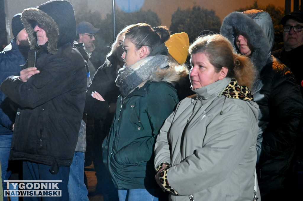 Protest w sprawie szkół w gminie Grębów trafił do TVP