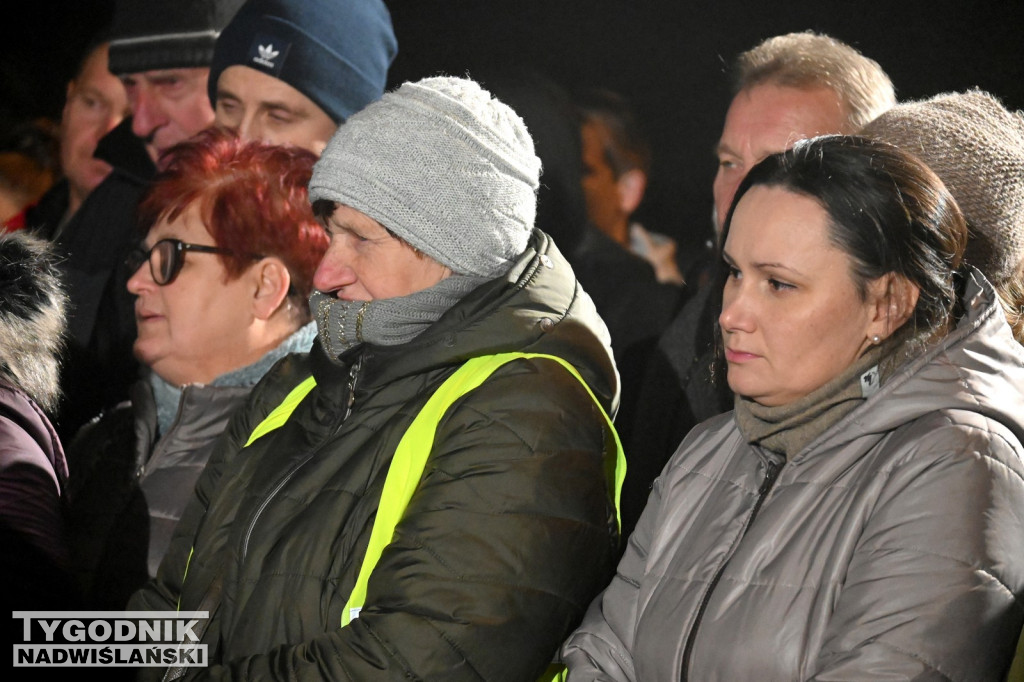 Protest w sprawie szkół w gminie Grębów trafił do TVP