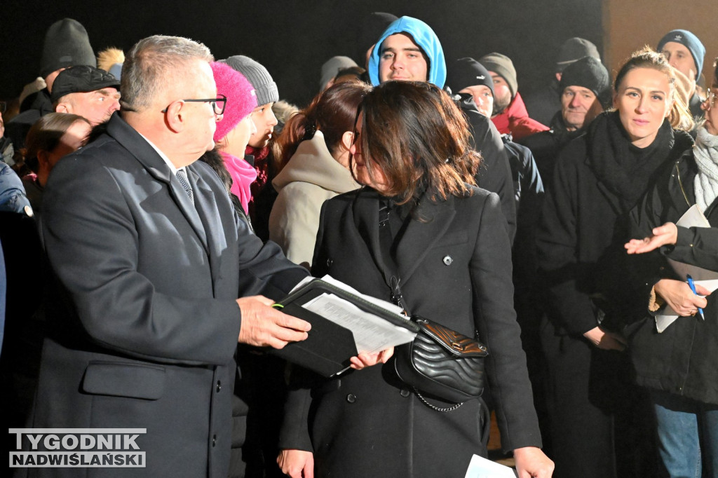 Protest w sprawie szkół w gminie Grębów trafił do TVP