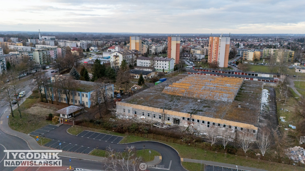 Ruszyła rozbiórka sklepu DAO w Tarnobrzegu