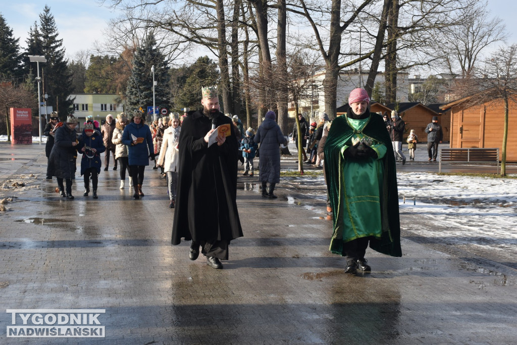 Orszak i jasełka w Nowej Dębie