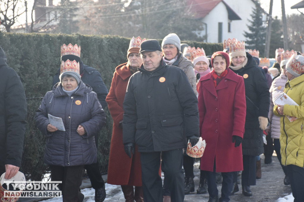 Orszak i jasełka w Nowej Dębie