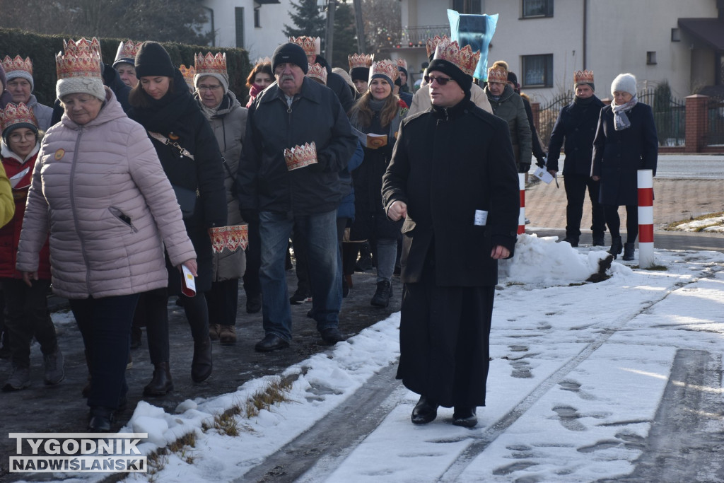 Orszak i jasełka w Nowej Dębie