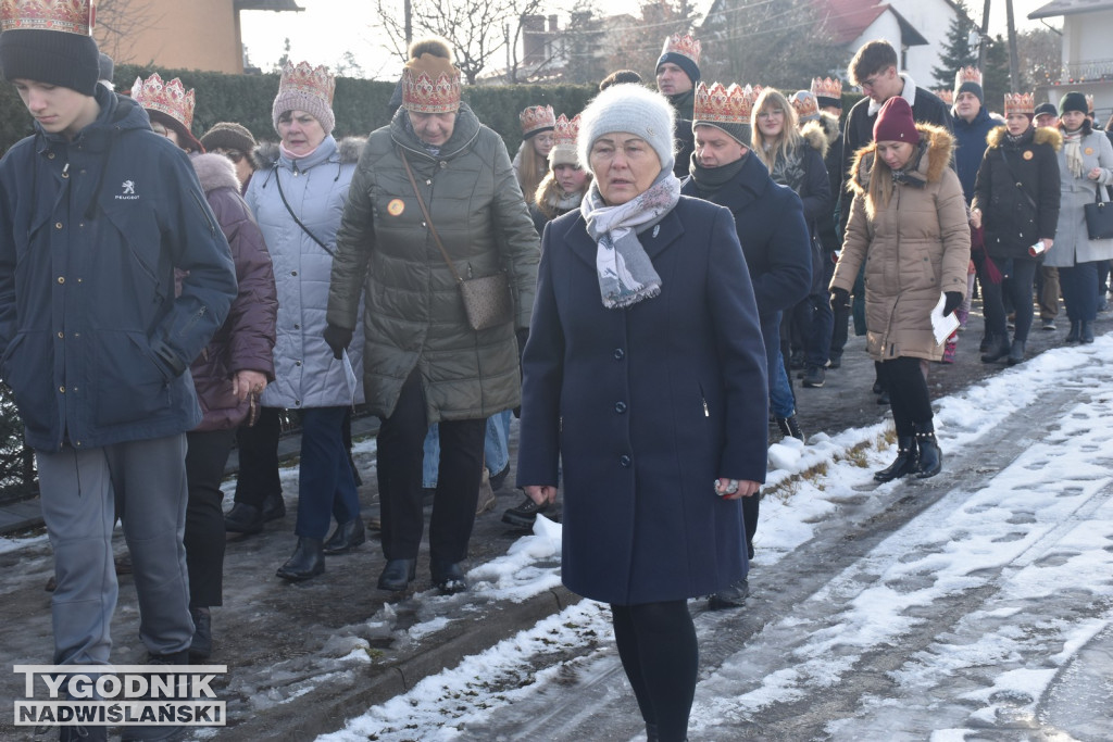 Orszak i jasełka w Nowej Dębie