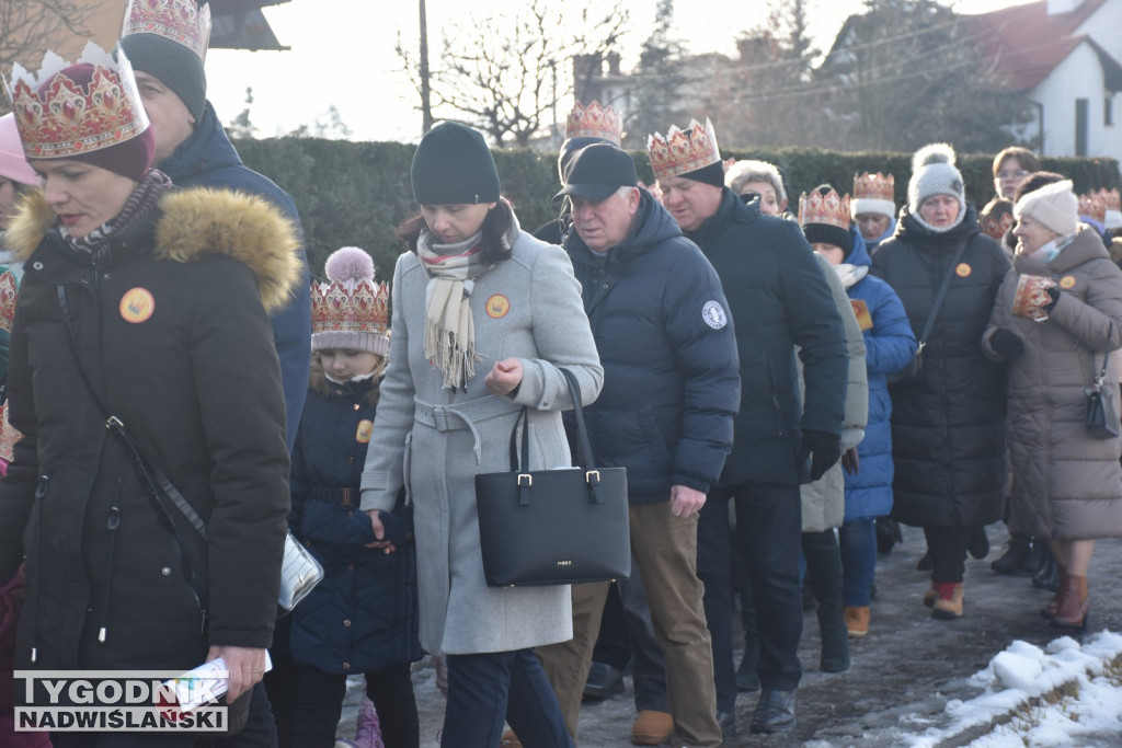 Orszak i jasełka w Nowej Dębie