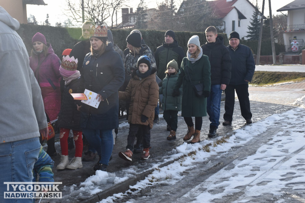 Orszak i jasełka w Nowej Dębie