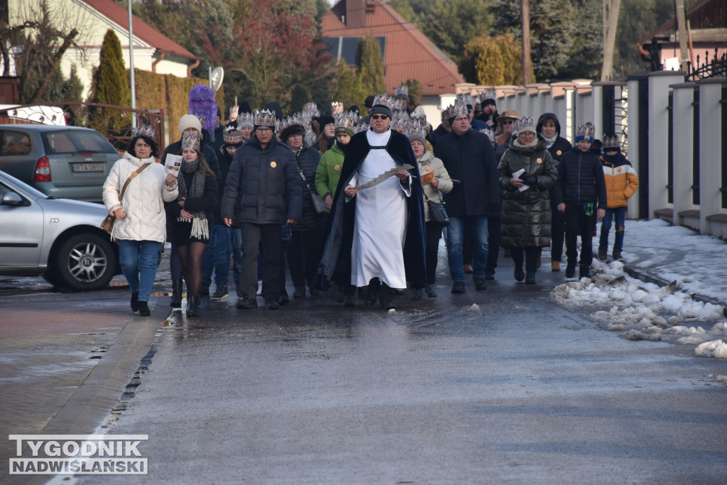 Orszak i jasełka w Nowej Dębie