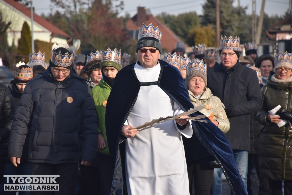 Orszak i jasełka w Nowej Dębie