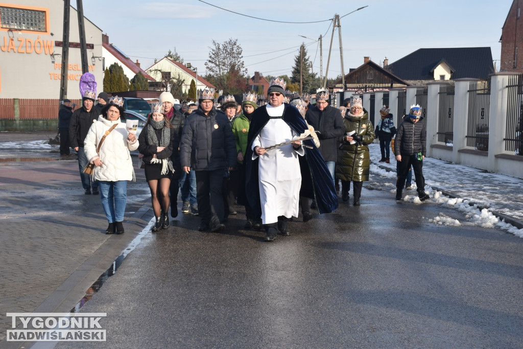 Orszak i jasełka w Nowej Dębie