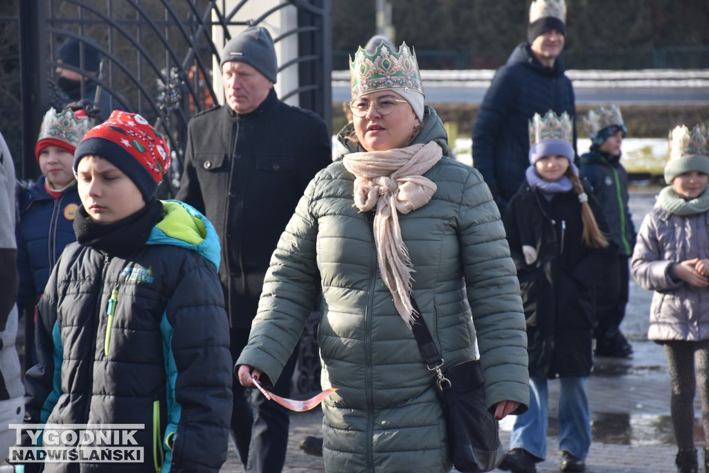 Orszak i jasełka w Nowej Dębie