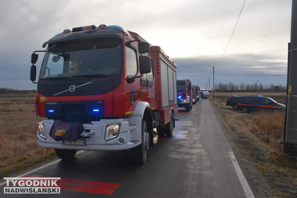 Zalesie Gorzyckie. Samochód wjechał pod pociąg