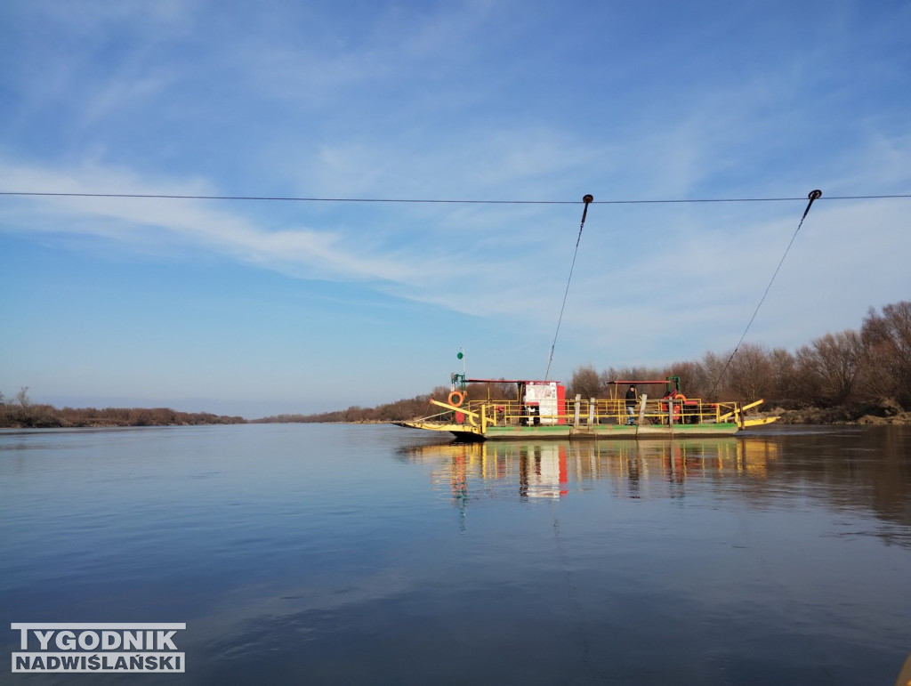 Zimowy spływ kajakowy po Wiśle