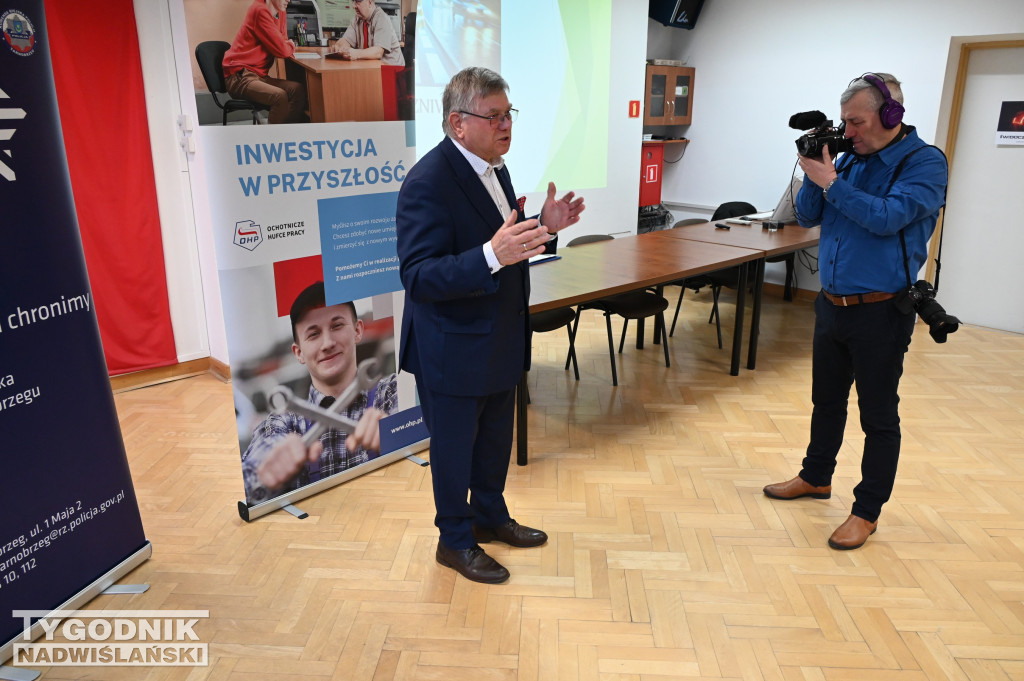 Konferencja w ramach kampani #BEZPIECZNIWMROKU