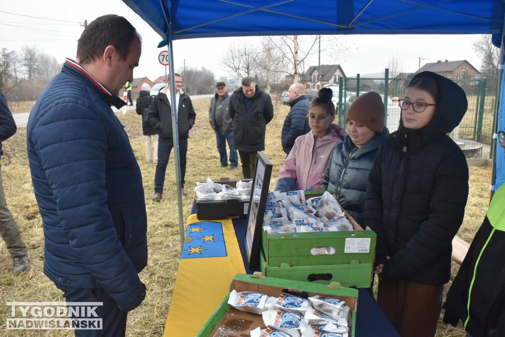 Rozdawanie pączków w Pączku Gorzyckim