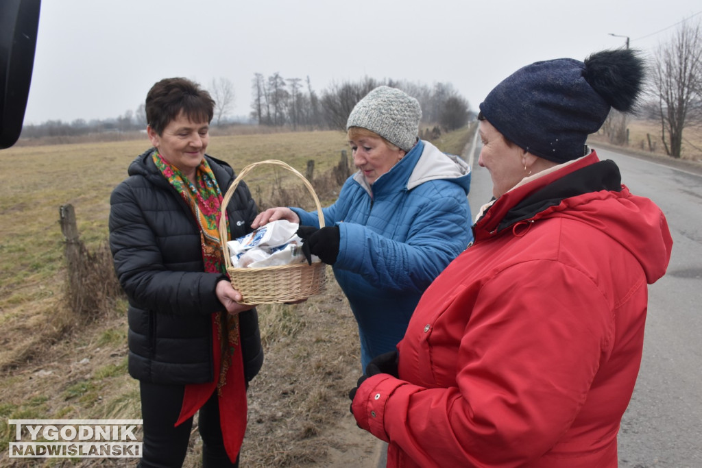 Rozdawanie pączków w Pączku Gorzyckim