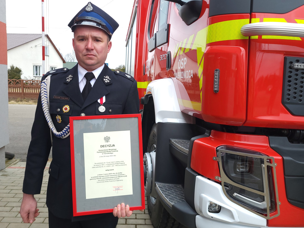 Strażacy z OSP Dąbrowica mają nowy samochód