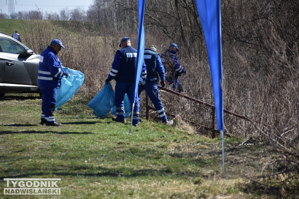 Sprzątanie Wisły w Połańcu