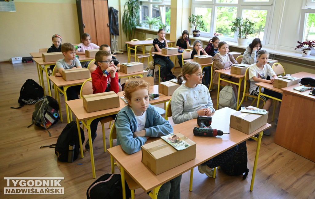 Warsztaty z budowania budek lęgowych dla uczniów